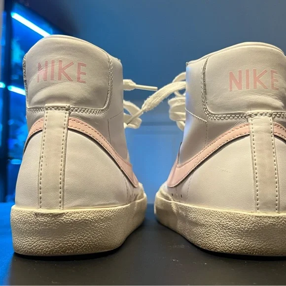 US M size 9 White and Pink High-Top nike blazers - Picture 4 of 4